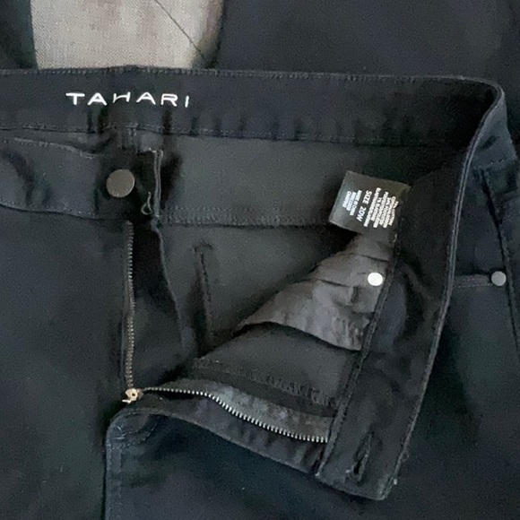 Tahari Black Capri Pants EUC - Picture 8 of 9